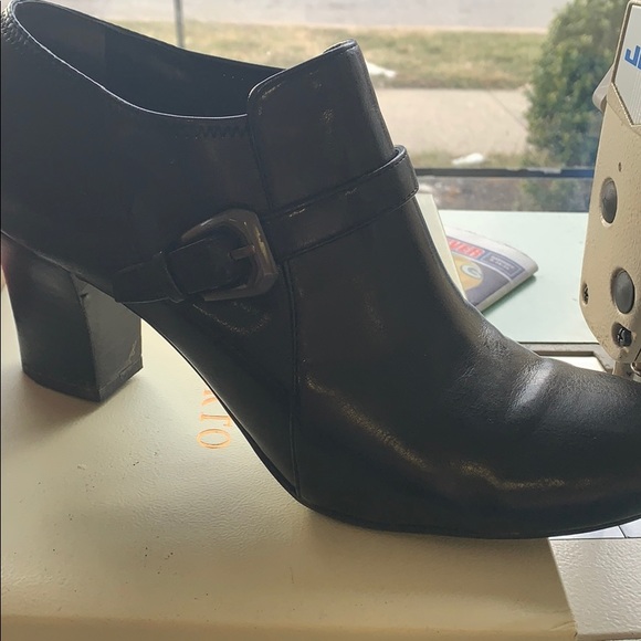 Shoes - Picture 2 of 3